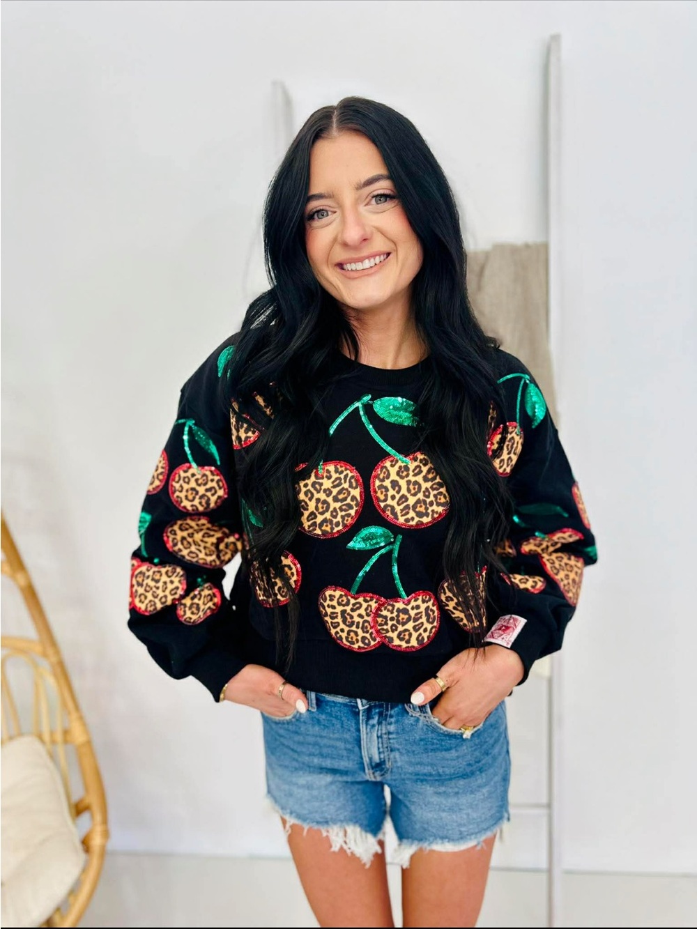 🍒 Leopard Cherry Black Sparkle Pullover Crewneck Queen of Sparkles Small NEW